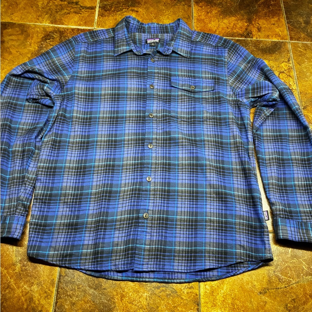 Patagonia Blue and Black Plaid Casual Shirt